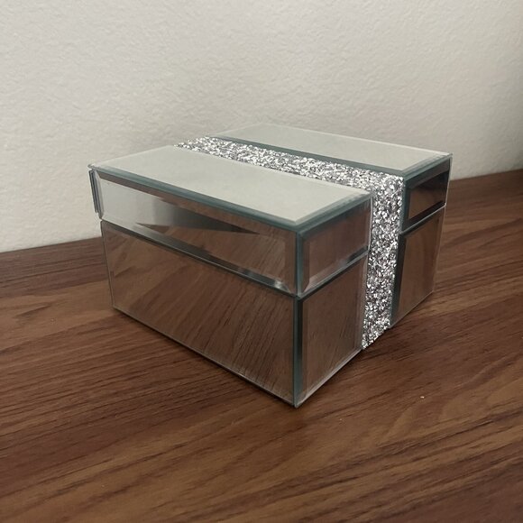 Elegant Mirror Jewelry/Storage Box - Picture 1 of 4